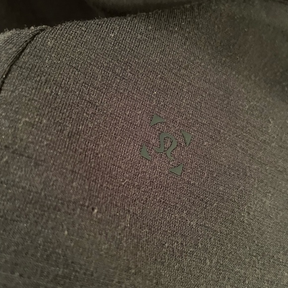 Lululemon Polo - Men’s XL Navy - Picture 4 of 6